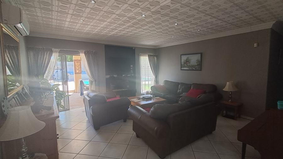 3 Bedroom Property for Sale in Pellissier Free State